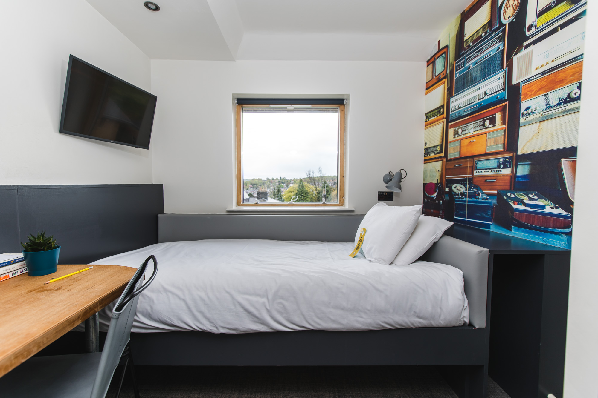 Standard hotel bedroom at Jonas Hotel Sheffield.